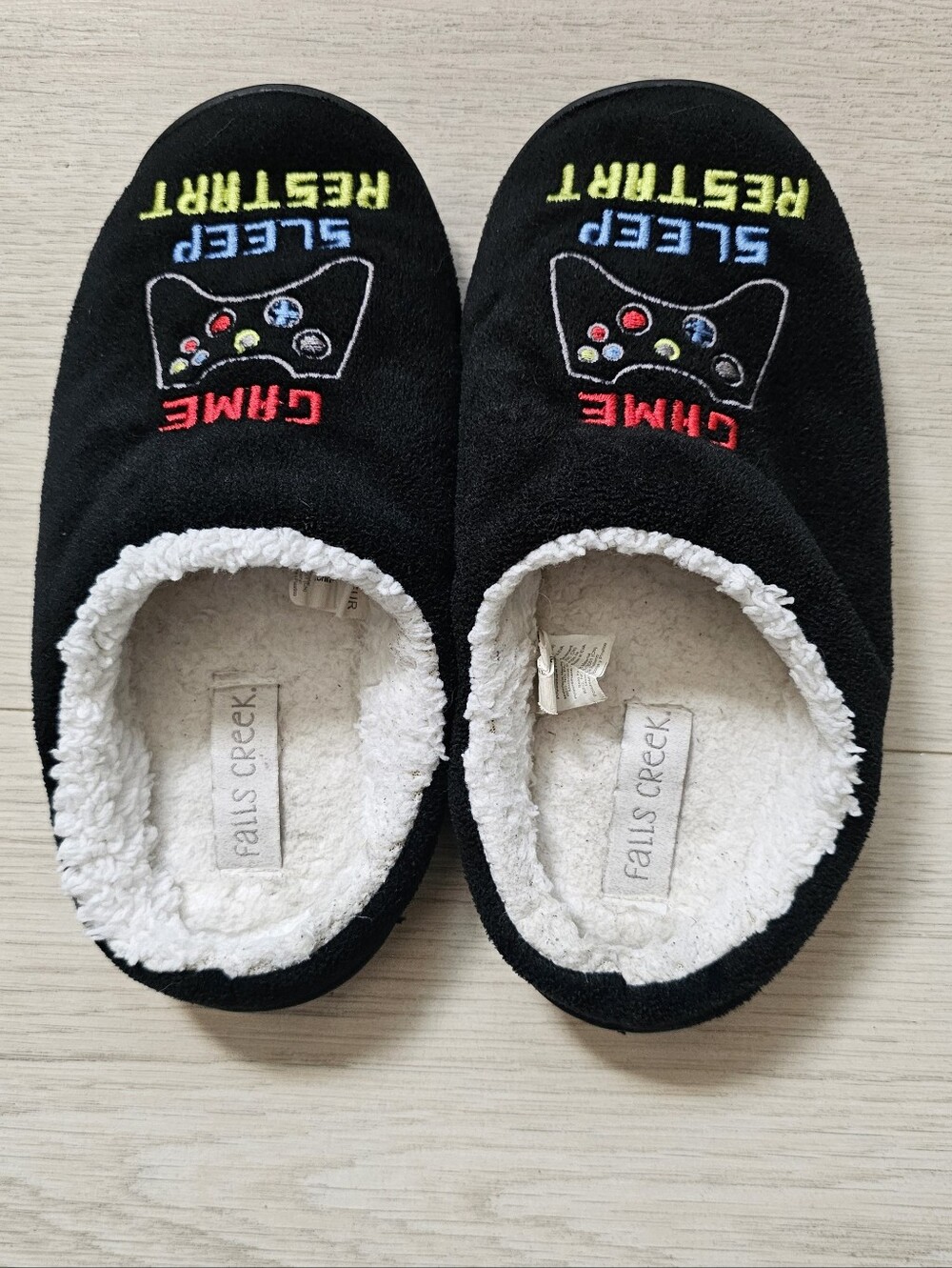 Falls Creek Kids Gamer Slippers – “Game Sleep Restart” – Size 1/2